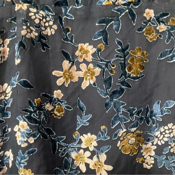 LULU's NWT Evenings with you floral velvet cocktail asymmetrical dress size L - Picture 9 of 11